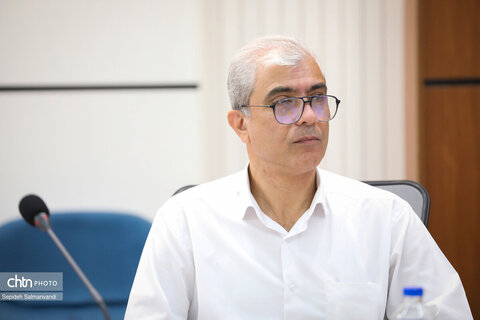 آئین نکوداشت عوامل ساخت فیــلم مستند زیر عبای عشق و نقش جان