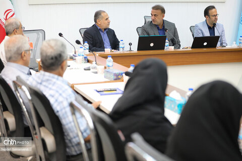 آئین نکوداشت عوامل ساخت فیــلم مستند زیر عبای عشق و نقش جان