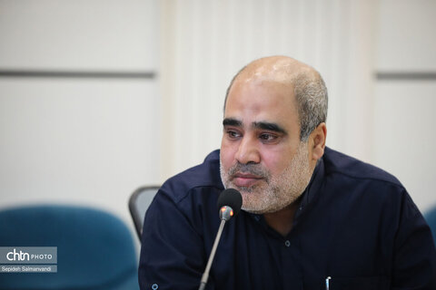 آئین نکوداشت عوامل ساخت فیــلم مستند زیر عبای عشق و نقش جان