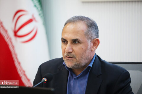 آئین نکوداشت عوامل ساخت فیــلم مستند زیر عبای عشق و نقش جان