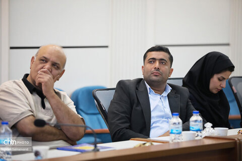 آئین نکوداشت عوامل ساخت فیــلم مستند زیر عبای عشق و نقش جان