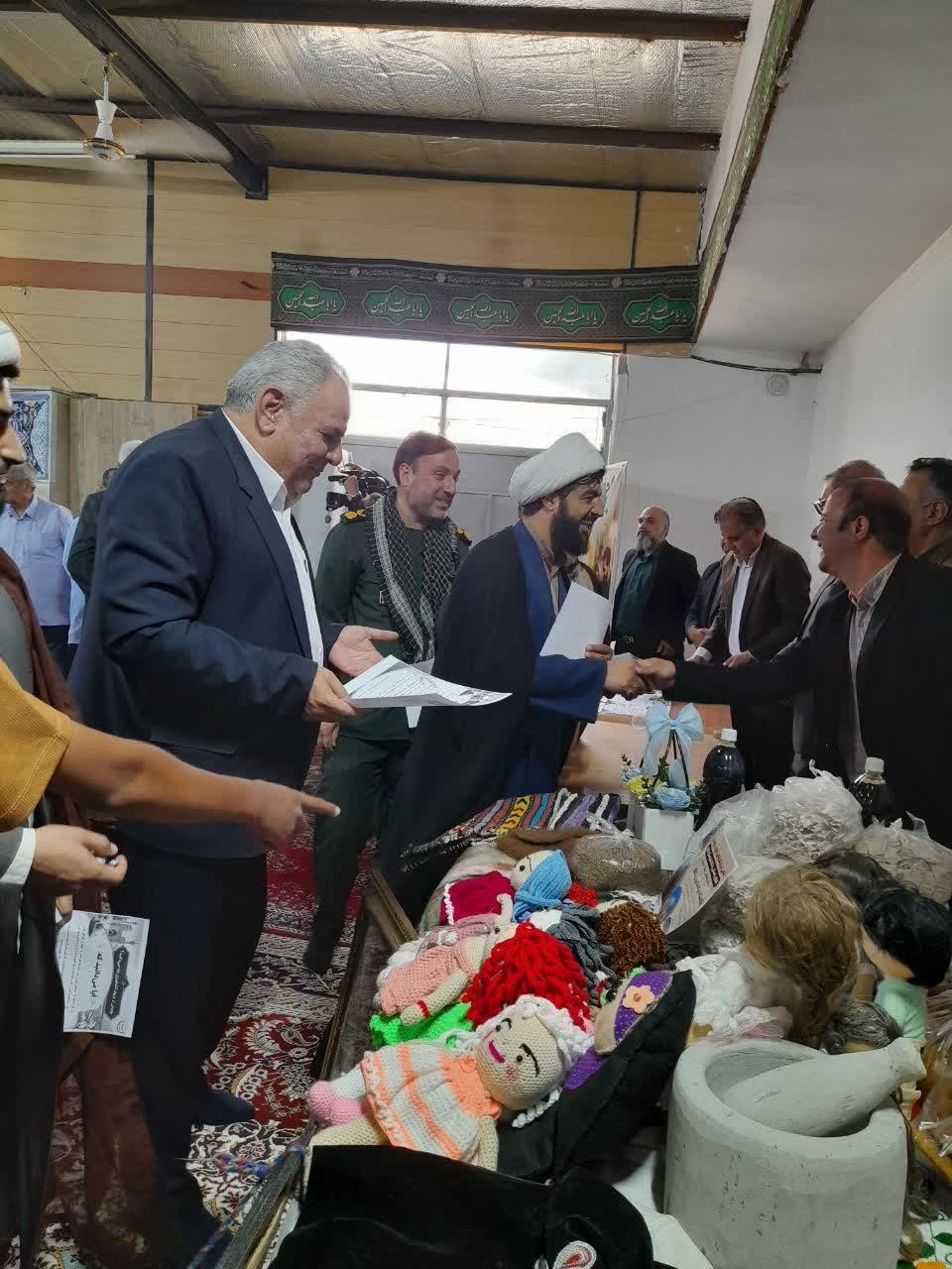نمایشگاه صنایع‌دستی در مصلی نماز جمعه شهرستان داورزن برپا شد