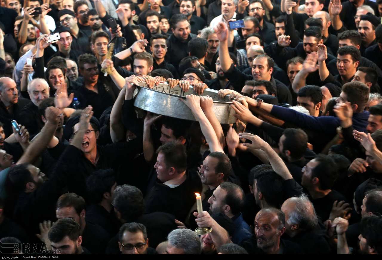 طشت‌گذاری؛ میراث ناملموس عاشورایی آذربایجان/ آیین آغاز سوگواری حسینی در آذربایجان/ روایتی از تاریخ، هویت و گردشگری آیینی