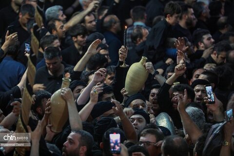 آئین سنتی «طشت گذاری» در مسجد جامع اردبیل
