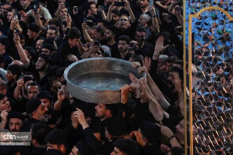 آئین سنتی «طشت گذاری» در مسجد جامع اردبیل
