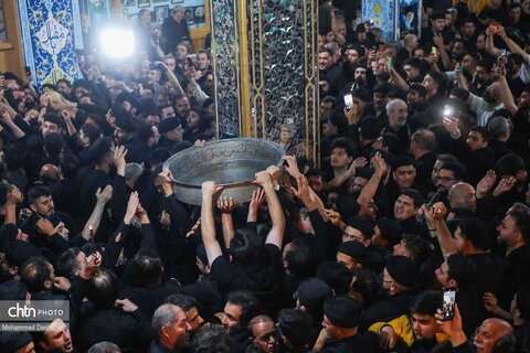 آئین سنتی «طشت گذاری» در مسجد جامع اردبیل