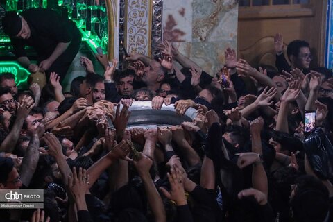 آئین سنتی «طشت گذاری» در مسجد جامع اردبیل