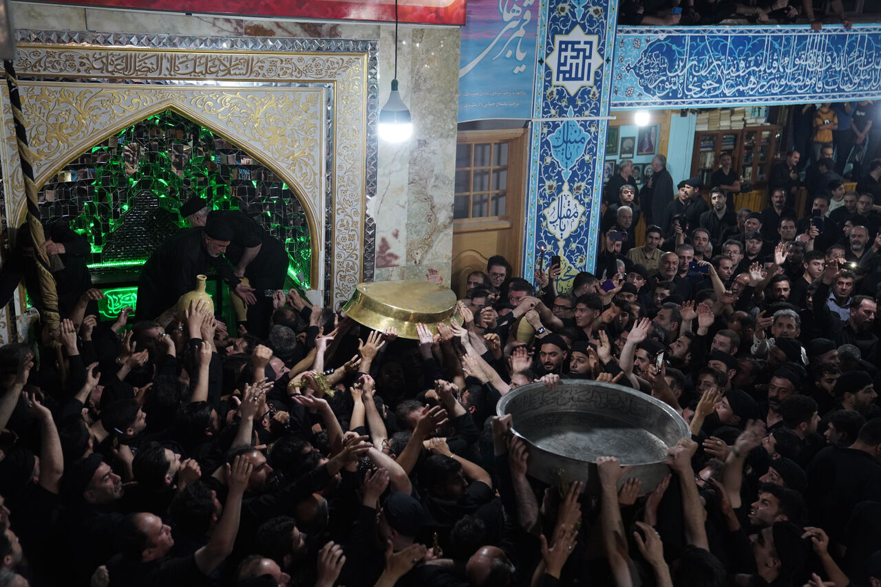 طشت‌گذاری؛ میراث ناملموس عاشورایی آذربایجان/ آیین آغاز سوگواری حسینی در آذربایجان/ روایتی از تاریخ، هویت و گردشگری آیینی