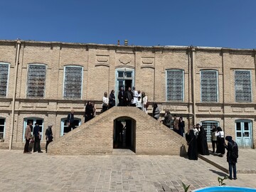 بازدید جمعی از اعضای گروه تاریخی هویتی مکتب بافت از مرکز نوآوری و خانه خلاق ملک