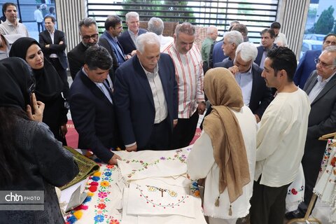 نمایشگاه آرایه ها وتجهیزات اقامتی بارویکرد صنایع دستی