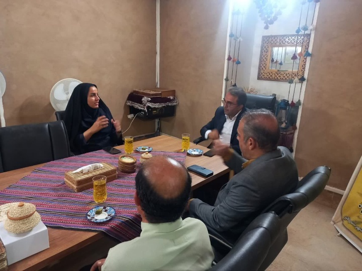 مرسولات بافق با مهر شهر ملی حصیربافی ارسال می‌شود