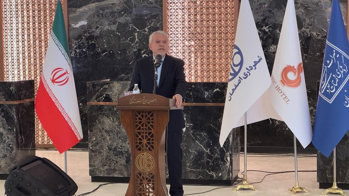 آغاز دوران پساجنگ را از اصفهان رقم می‌زنیم/ اگر اصفهان حرکت کند، ایران حرکت خواهد کرد