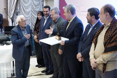 سومین آیین نکوداشت پیشکسوتان صنایع‌دستی استان همدان