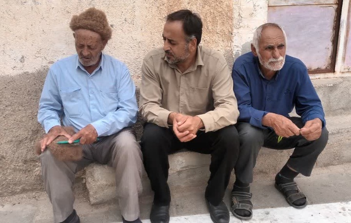 دیدار باصنعتگران و هنرمندان پیشکسوت فعال کلاه کرکی شهرستان گرمه