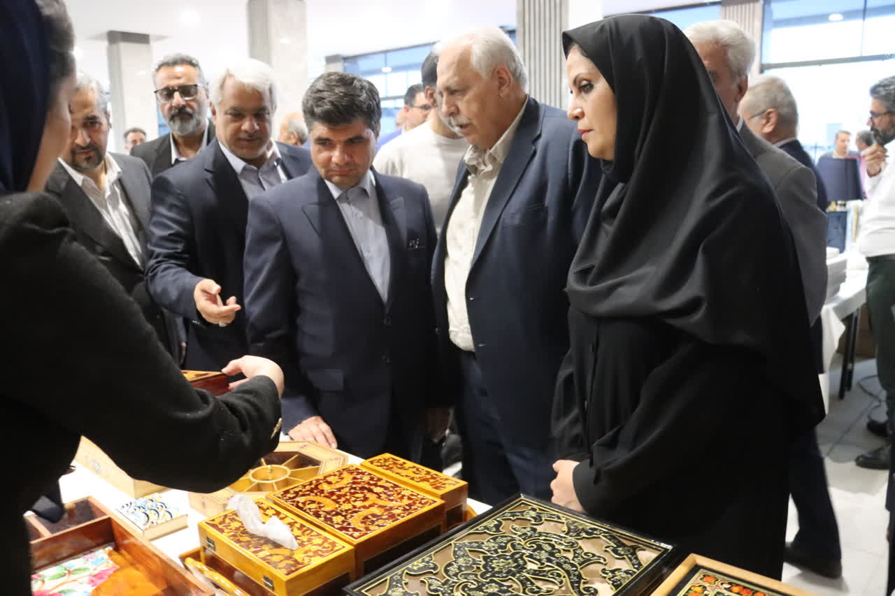 نمایشگاه آرایه‌ها و تجهیزات اقامتی با رویکرد صنایع‌دستی در مشهد افتتاح شد