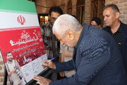 بازدید رئیس انجمن جمایت از زندانیان از نمایشگاه عکس جنگ رمضان و میراث ماندگار مقاومت در تبریز