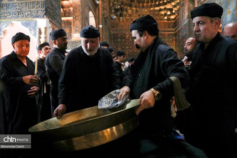 آیین سنتی طشت گذاری در مجموعه میراث جهانی شیخ صفی الدین اردبیلی