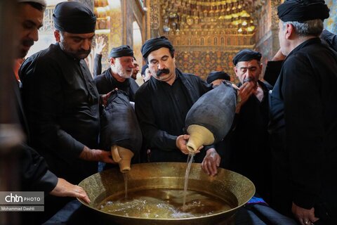 آیین سنتی طشت گذاری در مجموعه میراث جهانی شیخ صفی الدین اردبیلی