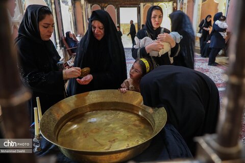 آیین سنتی طشت گذاری در مجموعه میراث جهانی شیخ صفی الدین اردبیلی