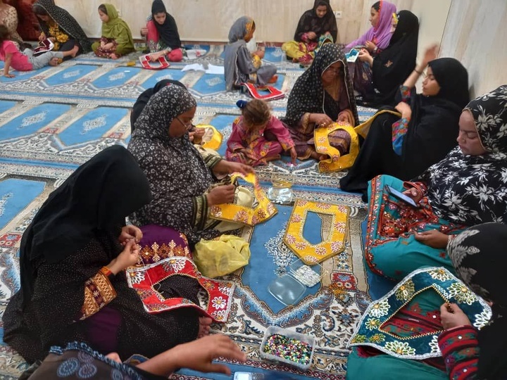 بیش از ۱۷۴ میلیارد ریال تسهیلات اشتغال‌زایی به صنعتگران چابهار و دشتیاری پرداخت شد