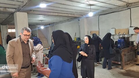 بازدید واحدهای صنعتی و کارگاه‌های تخصصی مسگری و چاقوسازی توسط معاون و کارکنان صنایع دستی استان زنجان