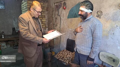 بازدید واحدهای صنعتی و کارگاه‌های تخصصی مسگری و چاقوسازی توسط معاون و کارکنان صنایع دستی استان زنجان
