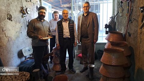 بازدید واحدهای صنعتی و کارگاه‌های تخصصی مسگری و چاقوسازی توسط معاون و کارکنان صنایع دستی استان زنجان