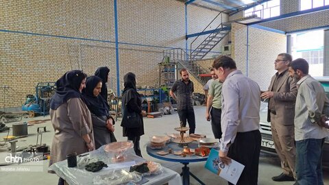 بازدید واحدهای صنعتی و کارگاه‌های تخصصی مسگری و چاقوسازی توسط معاون و کارکنان صنایع دستی استان زنجان