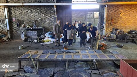 بازدید واحدهای صنعتی و کارگاه‌های تخصصی مسگری و چاقوسازی توسط معاون و کارکنان صنایع دستی استان زنجان