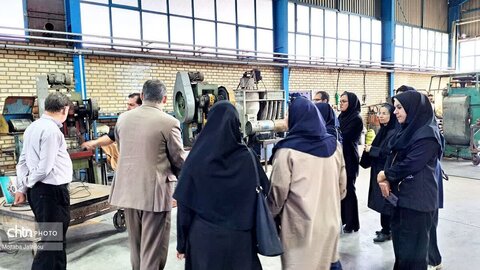 بازدید واحدهای صنعتی و کارگاه‌های تخصصی مسگری و چاقوسازی توسط معاون و کارکنان صنایع دستی استان زنجان