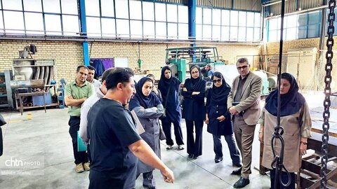 بازدید معاون صنایع‌دستی زنجان از قطب‌های تولید مس و چاقو در هفته صنایع‌دستی