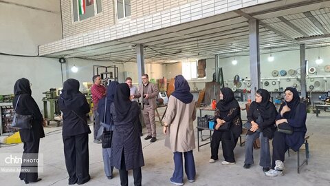بازدید واحدهای صنعتی و کارگاه‌های تخصصی مسگری و چاقوسازی توسط معاون و کارکنان صنایع دستی استان زنجان