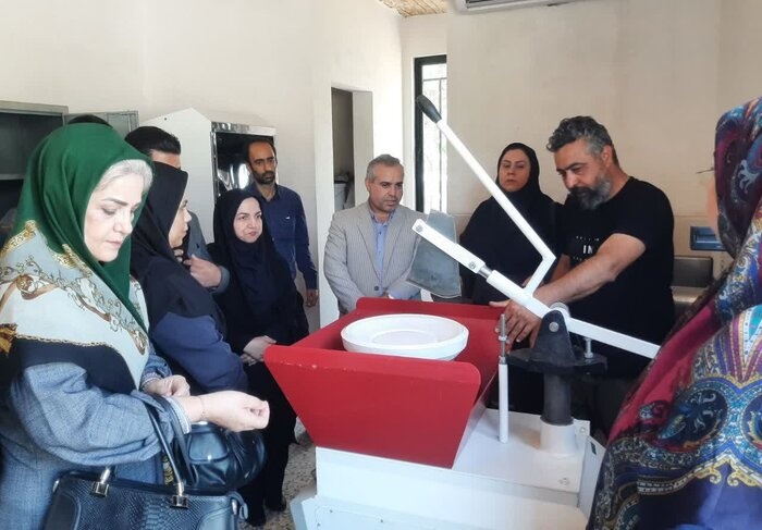 توانمندی هنرمندان رودوزی‌دوز گنبدکاووس در نمایشگاهی تخصصی به نمایش درآمد