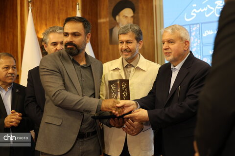 آئین گرامیداشت هفته صنایع دستی اصفهان با حضور وزیر میراث فرهنگی