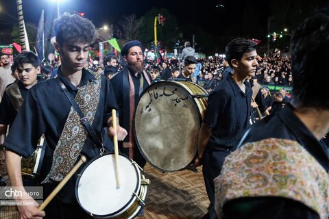 عزاداری شب دوم محرم در تجمع میدان بیعت اردبیل