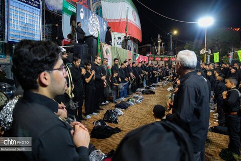عزاداری شب دوم محرم در تجمع میدان بیعت اردبیل
