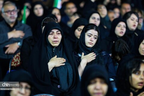 عزاداری شب دوم محرم در تجمع میدان بیعت اردبیل