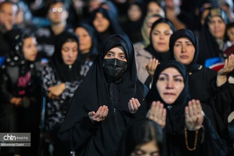 عزاداری شب دوم محرم در تجمع میدان بیعت اردبیل