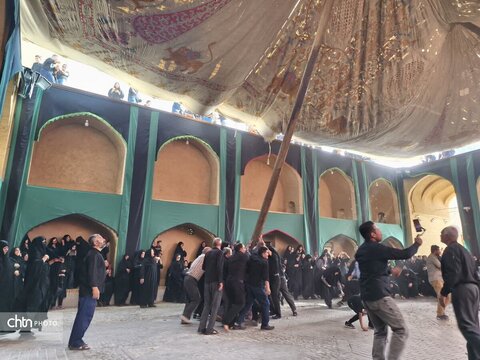 بر فراز سنت؛ طنین میراث ۱۲۰ ساله در حسینیه چرخاب اردکان