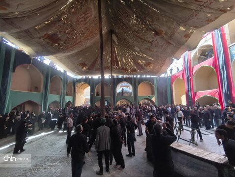 بر فراز سنت؛ طنین میراث ۱۲۰ ساله در حسینیه چرخاب اردکان