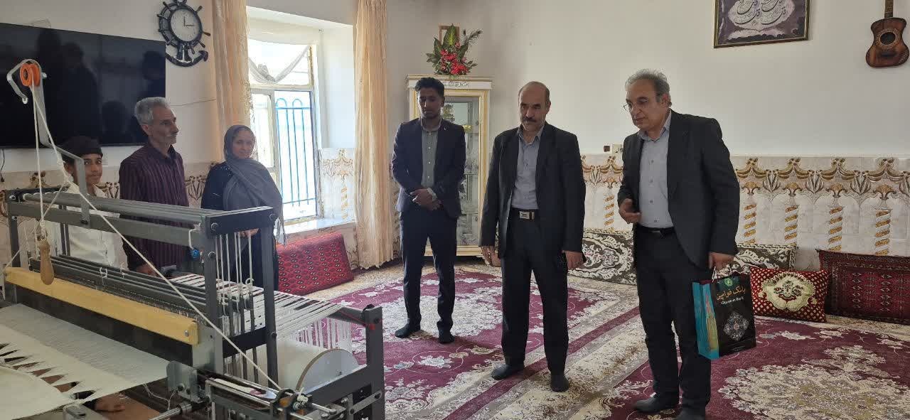کارگاههای صنایعدستی تجمیعی شهری و روستایی در شهرستان صالحآباد ایجاد میشود