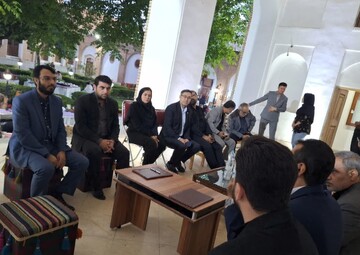 تفاهم‌نامه همکاری برای حمایت از تولیدکنندگان صنایع‌دستی کردستان منعقد شد