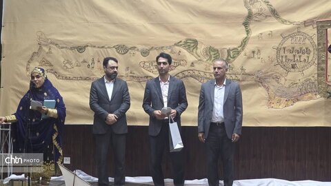 آیین رونمایی بزرگترین گلابتون دوزی ایران در قشم