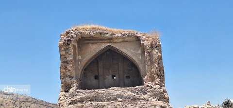 بازدید میدانی مدیران میراث فرهنگی از قلعه تاریخی آرو گچساران