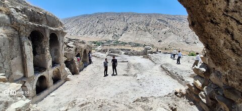 بازدید میدانی مدیران میراث فرهنگی از قلعه تاریخی آرو گچساران