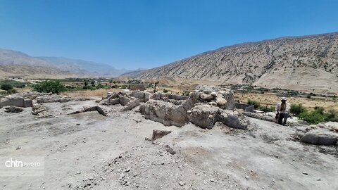 بازدید میدانی مدیران میراث فرهنگی از قلعه تاریخی آرو گچساران