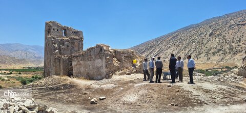 بازدید میدانی مدیران میراث فرهنگی از قلعه تاریخی آرو گچساران