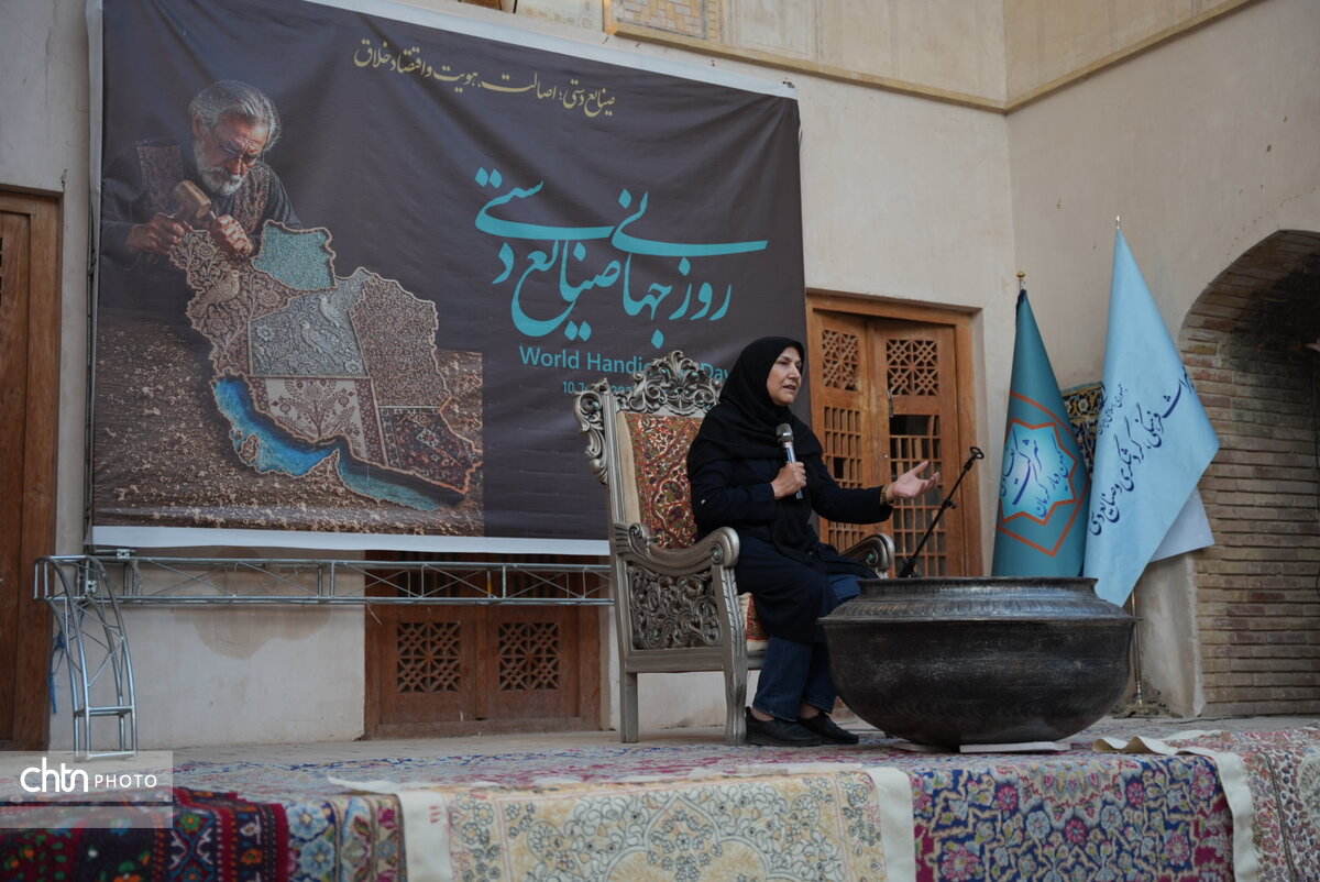 صنایع‌دستی موتور محرک توسعه اقتصادی و فرهنگی کرمان است