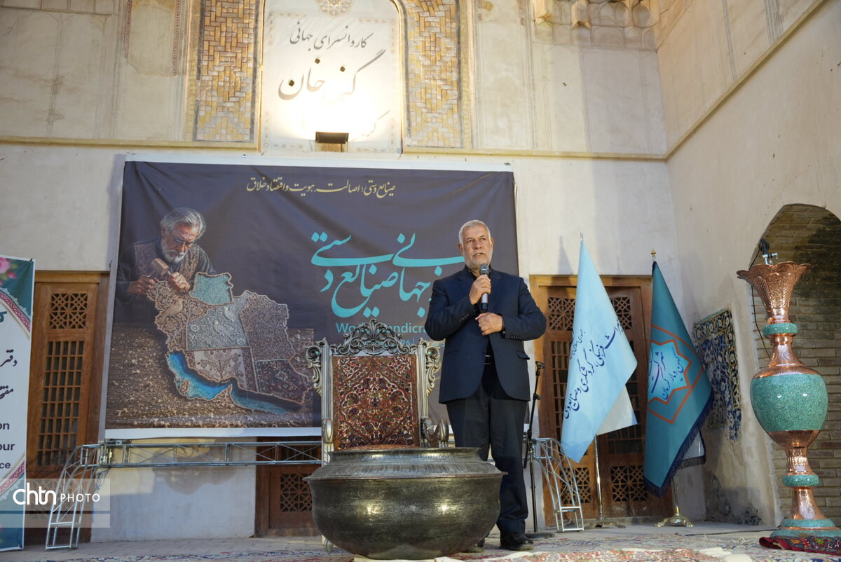 صنایع‌دستی جلوه عملی اقتصاد مقاومتی و سرمایه‌گذاری مردمی/ کرمان بهشت سرمایه‌گذاری و کارآفرینی است