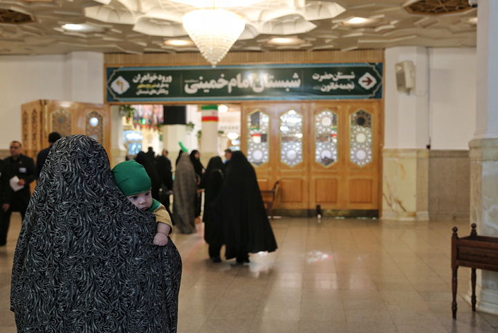 برگزاری همایش بزرگ شیرخوارگان حسینی در حرم مطهر کریمه اهل بیت(ع)